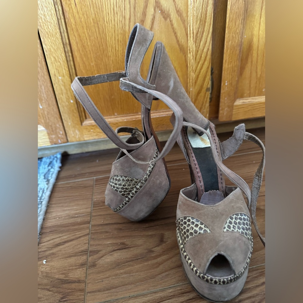 Vintage 1940s tan Double Ankle Strap Heels